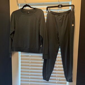 Vuori Women’s Daydream Crew and Boyfriend Joggers Set-Agate Green